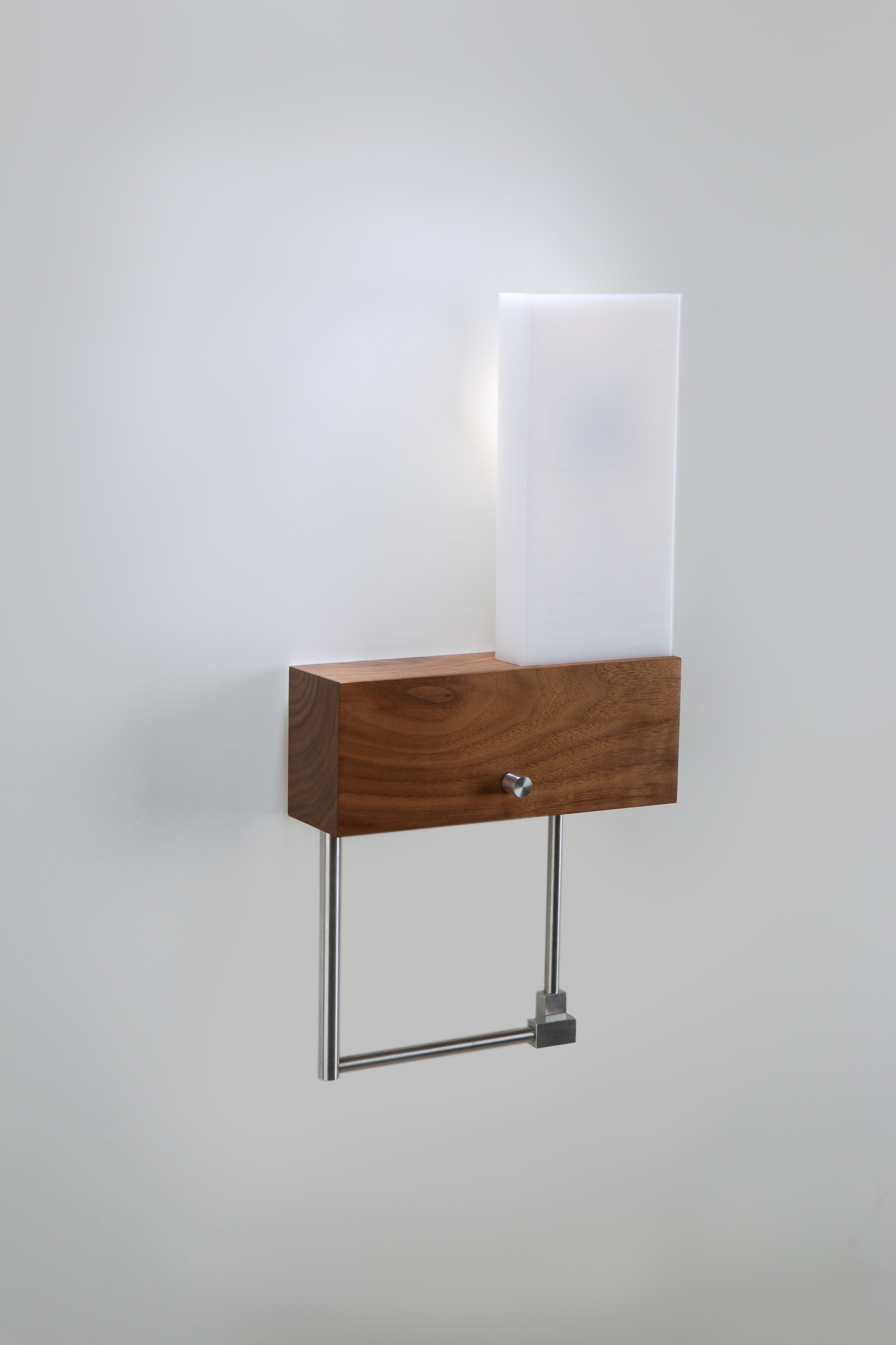 Cerno-Cubo-wall-sconce