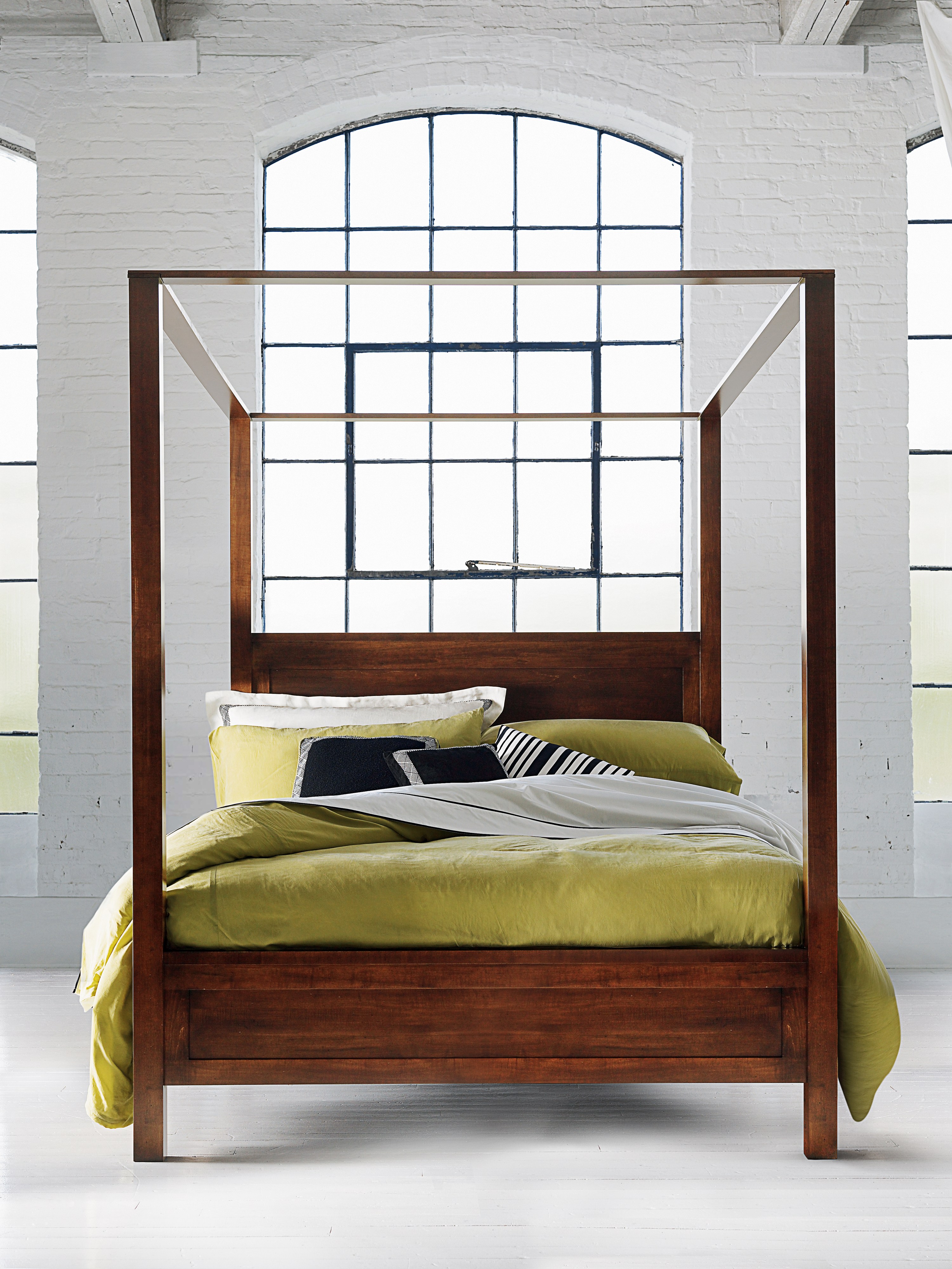 Durham Furniture Poster bed