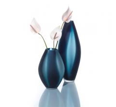 Aura Vases in blue with large and small sizes from Viterra