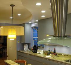 Kitchen with pendant and recessed lighting